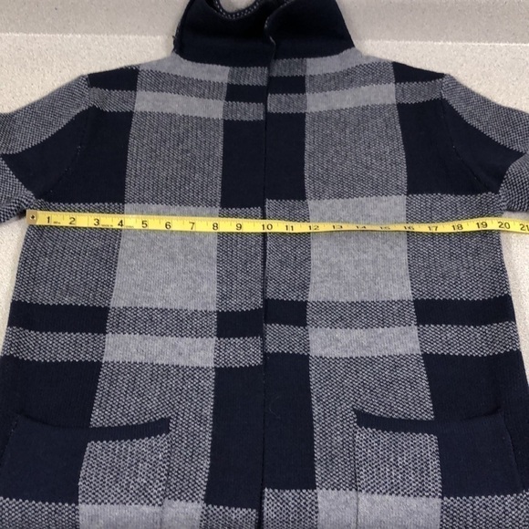 Papa Cardigan with Pockets - Picture 8 of 10